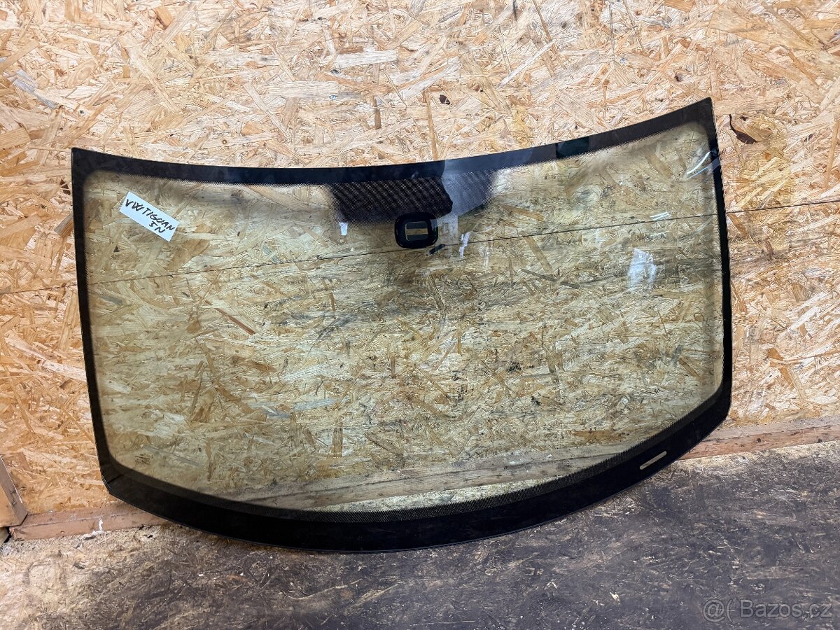 ČELNÍ OKNO VW TIGUAN 5N - 2