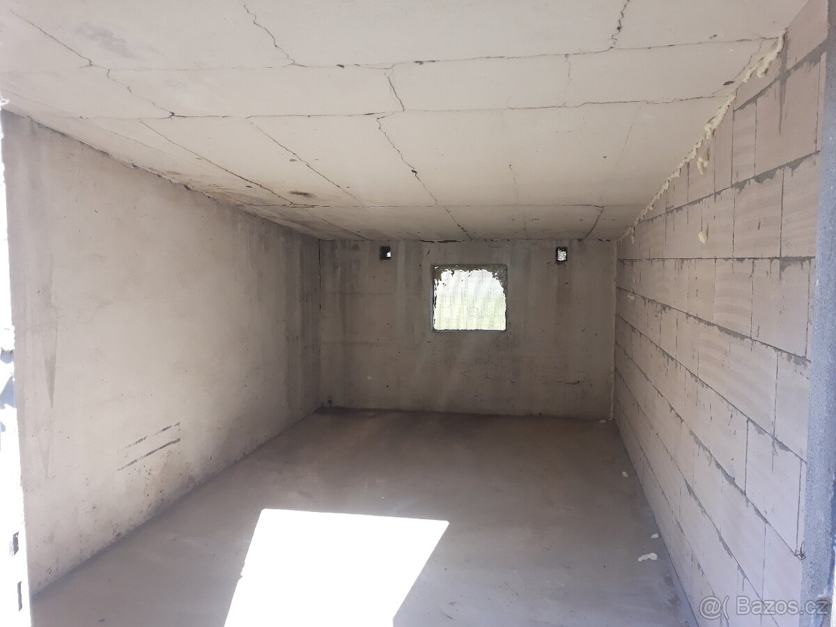 Garáž Plzeň - Kreuzmannova ul. - 2