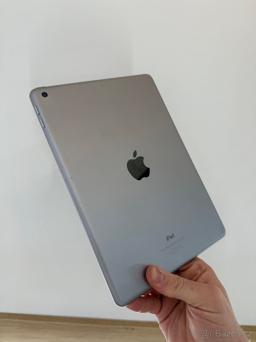 Apple iPad 6 generace 32GB SpaceGray - 2
