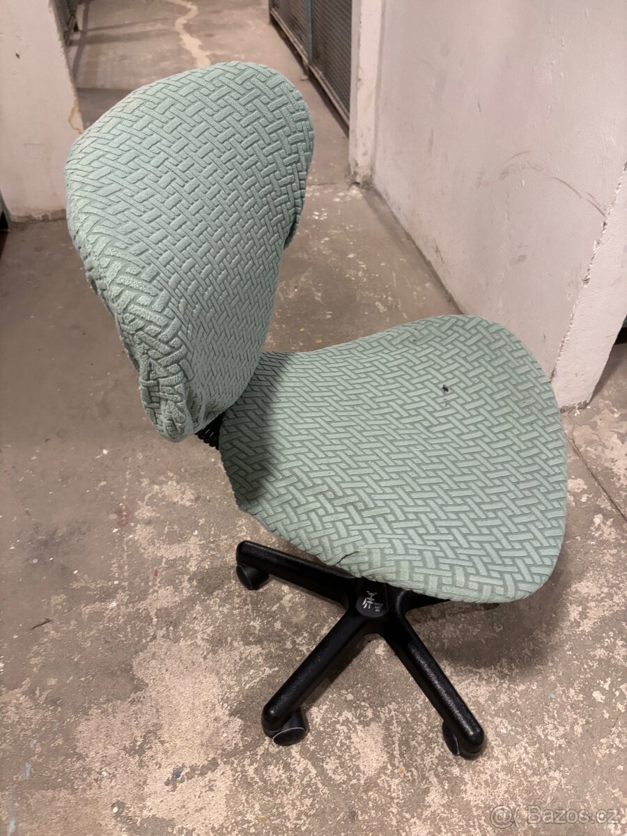 Dětská otočná židle s mátovým čehlem - 2