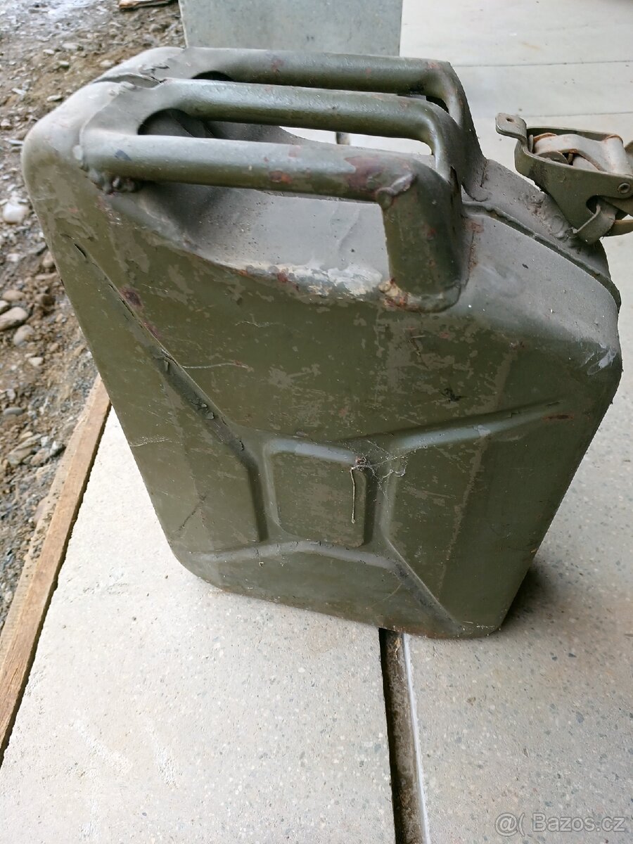 Plechový kanystr 20 litrů - 2