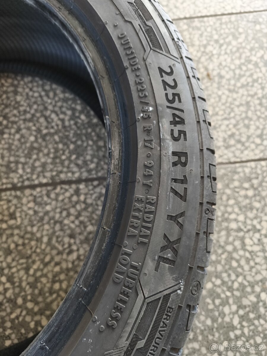 225/45R17 94Y - 2