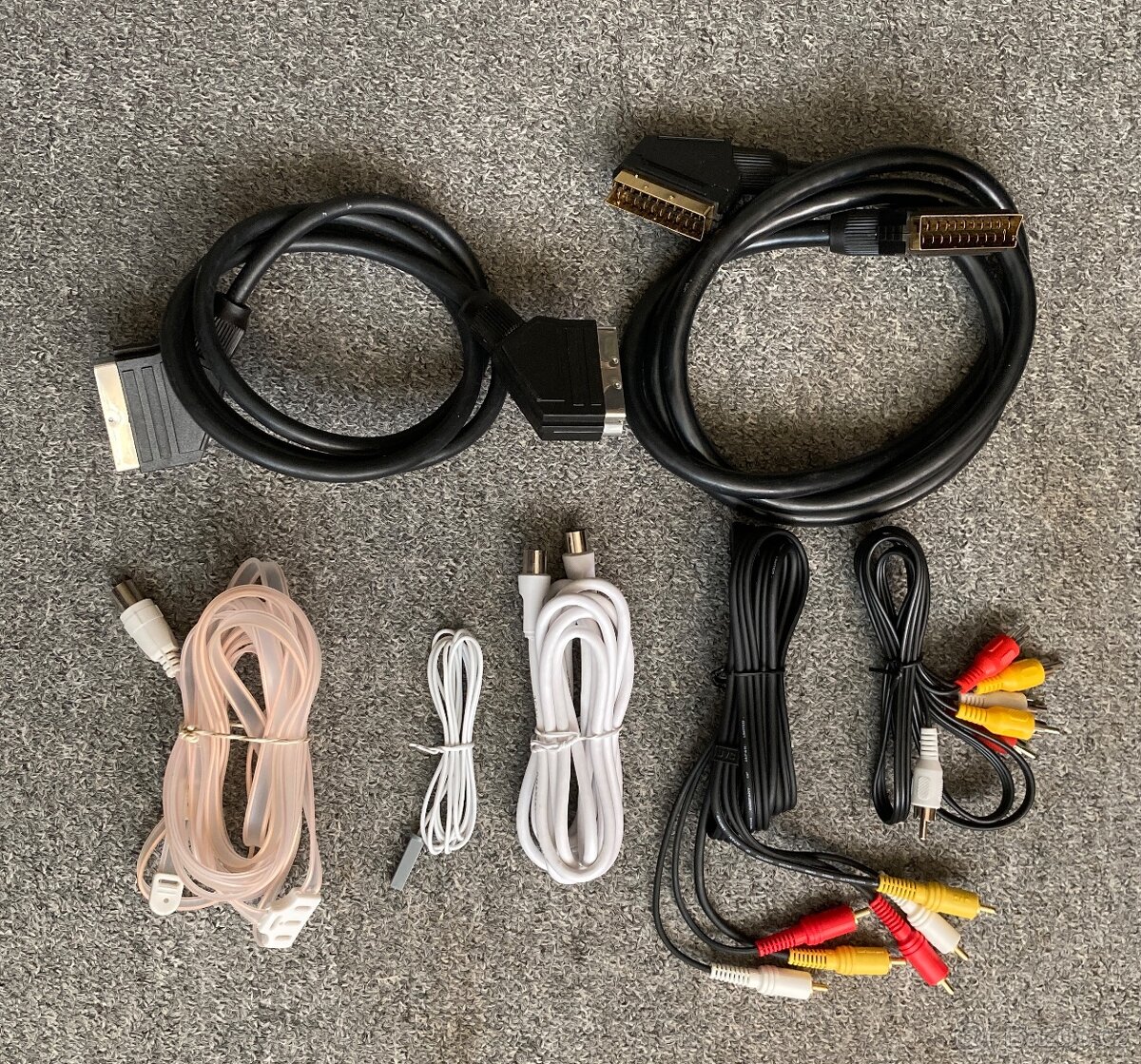 Propojovací audio video kabely - 2