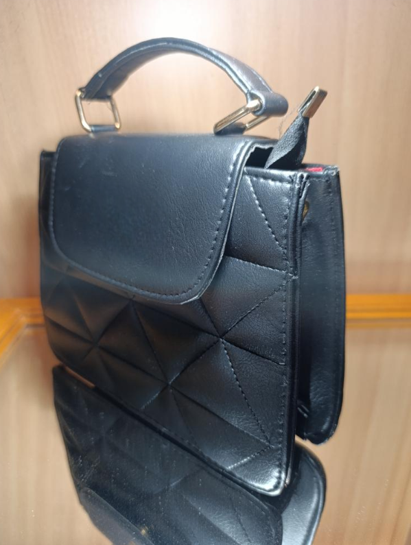 Mini-kabelka černá v 100% stavu - 2