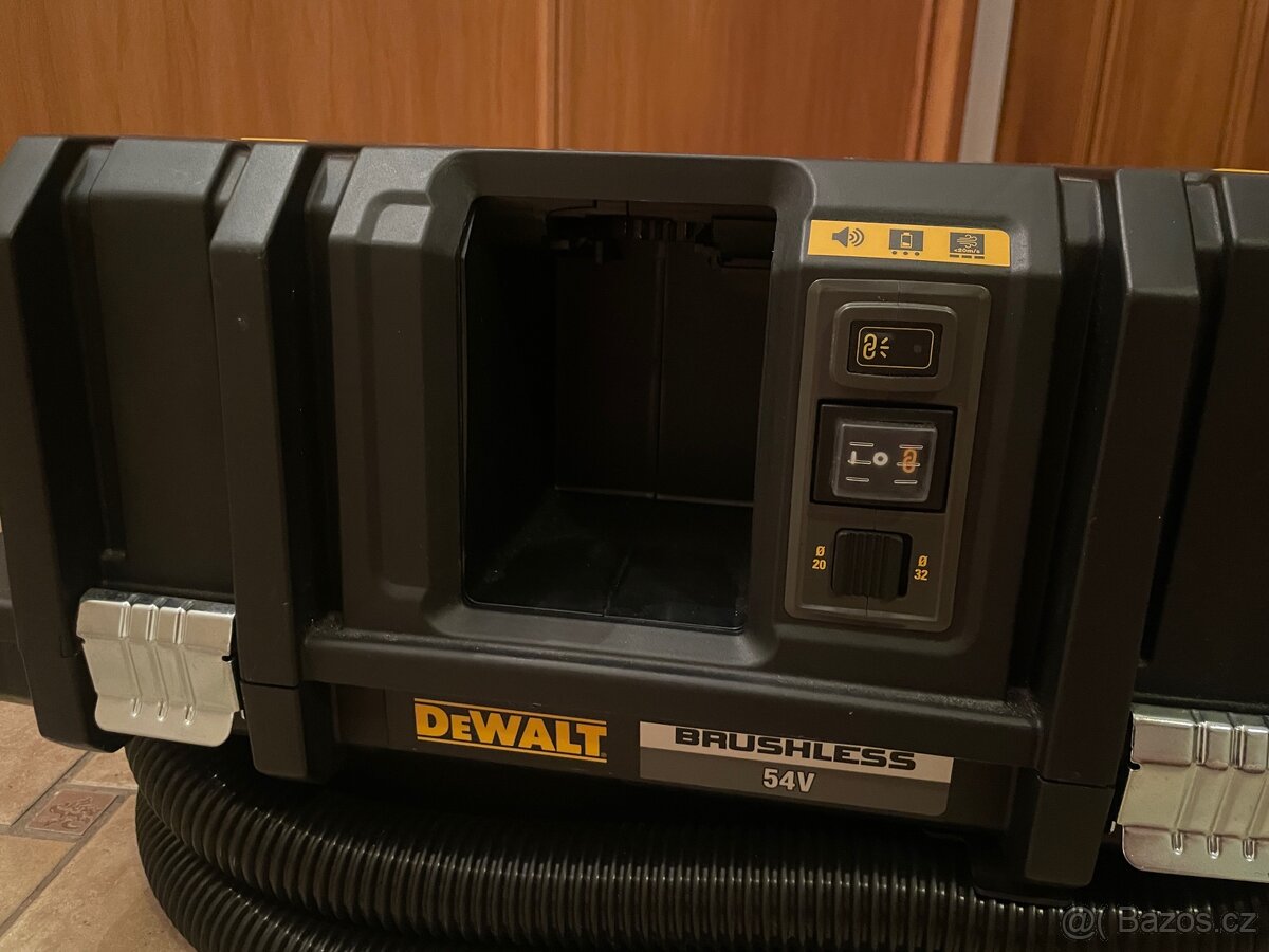 DeWalt aku vysavač DCV586 - 2