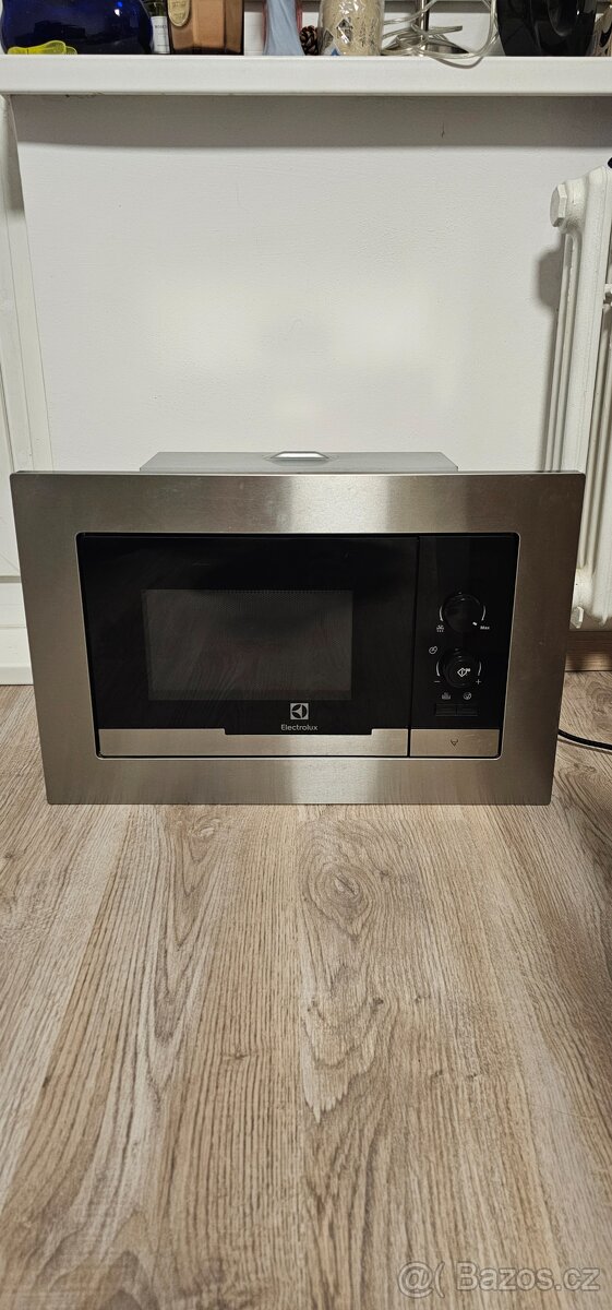 Vestavná mikrovlná trouba Electrolux - 2