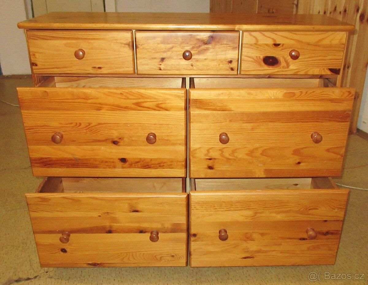 Komoda šuplíková z borovice - celomasiv - Výborný stav - 2