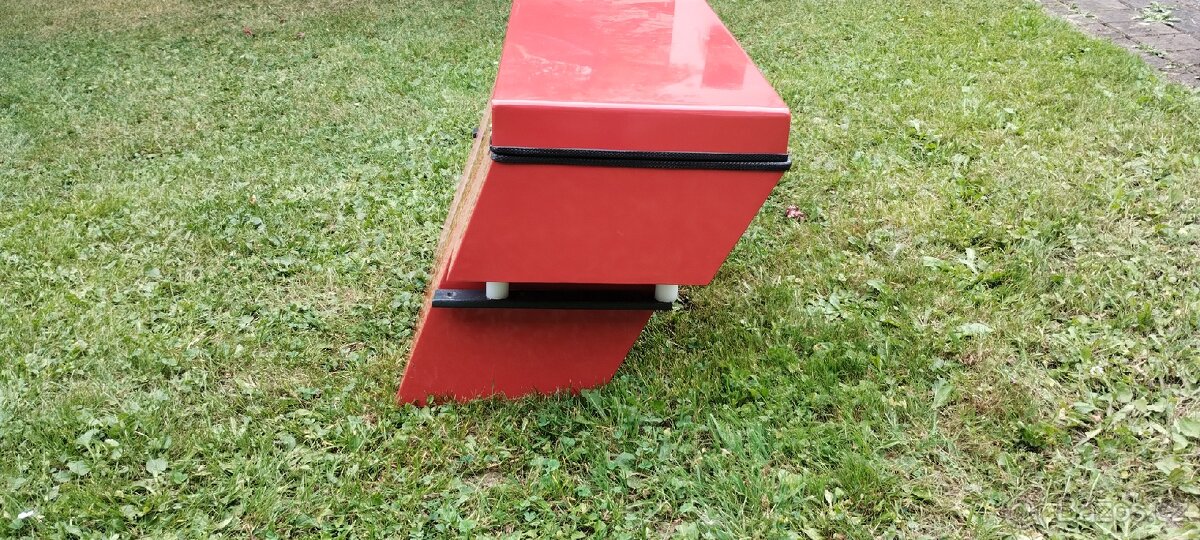 Bedna, úložný prostor Yanmar - 2