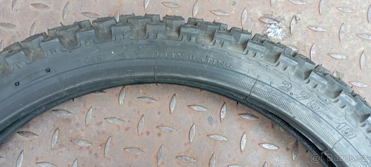 Starší pneu VEE RUBBER 2,75-19 NEPOUŽITÉ - 2