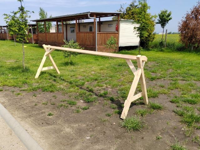 Dřevěný stojan na kola - 2