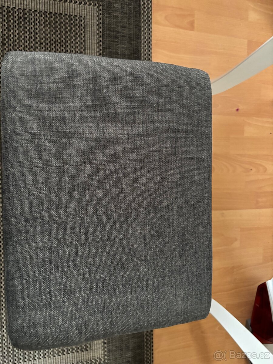 Toaletní stolek - 2