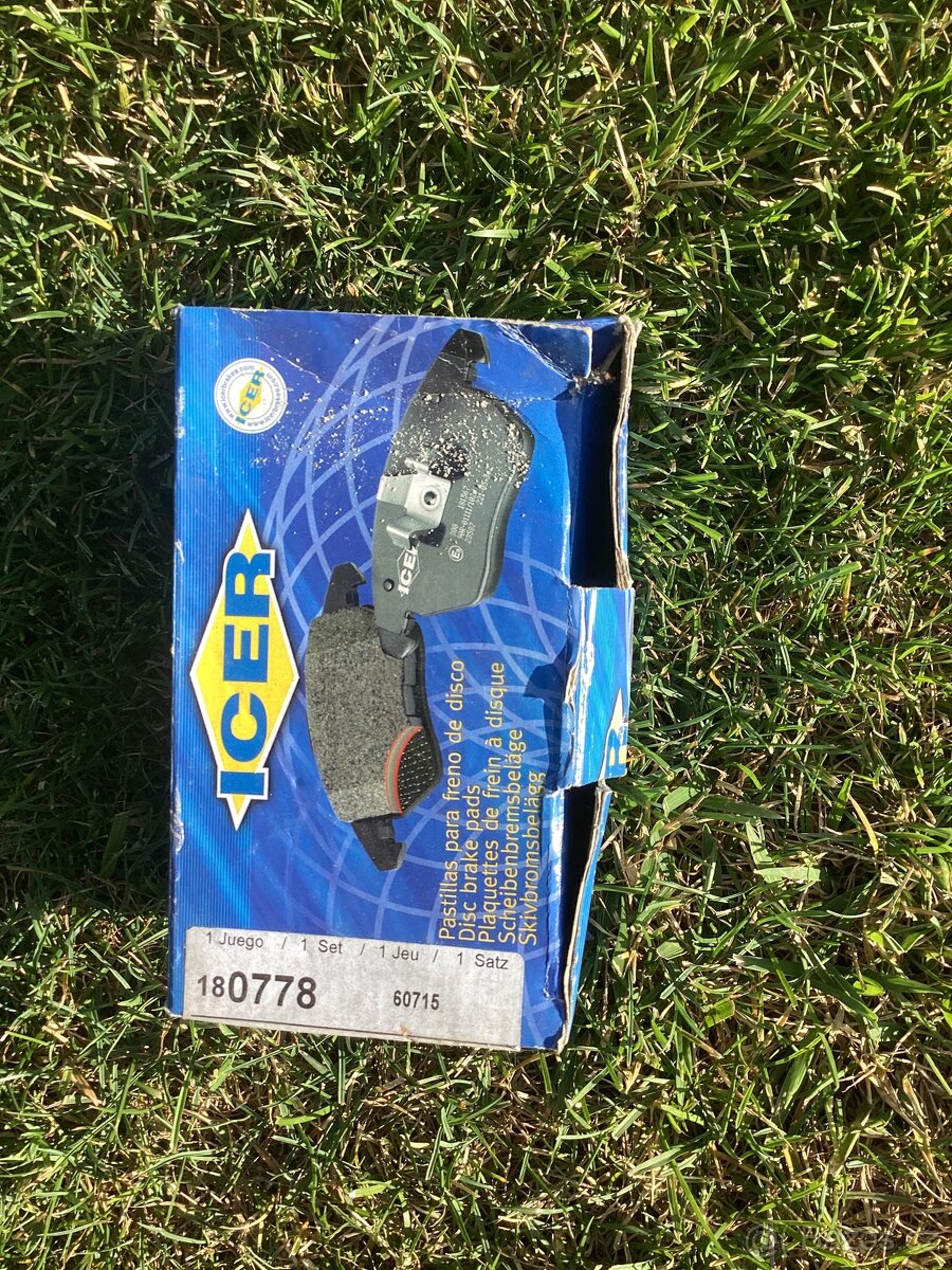 Zadní brzdové destičky Volvo - 2
