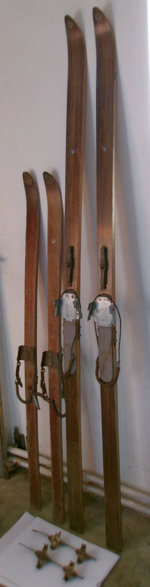 Historické lyže a brusle - 2