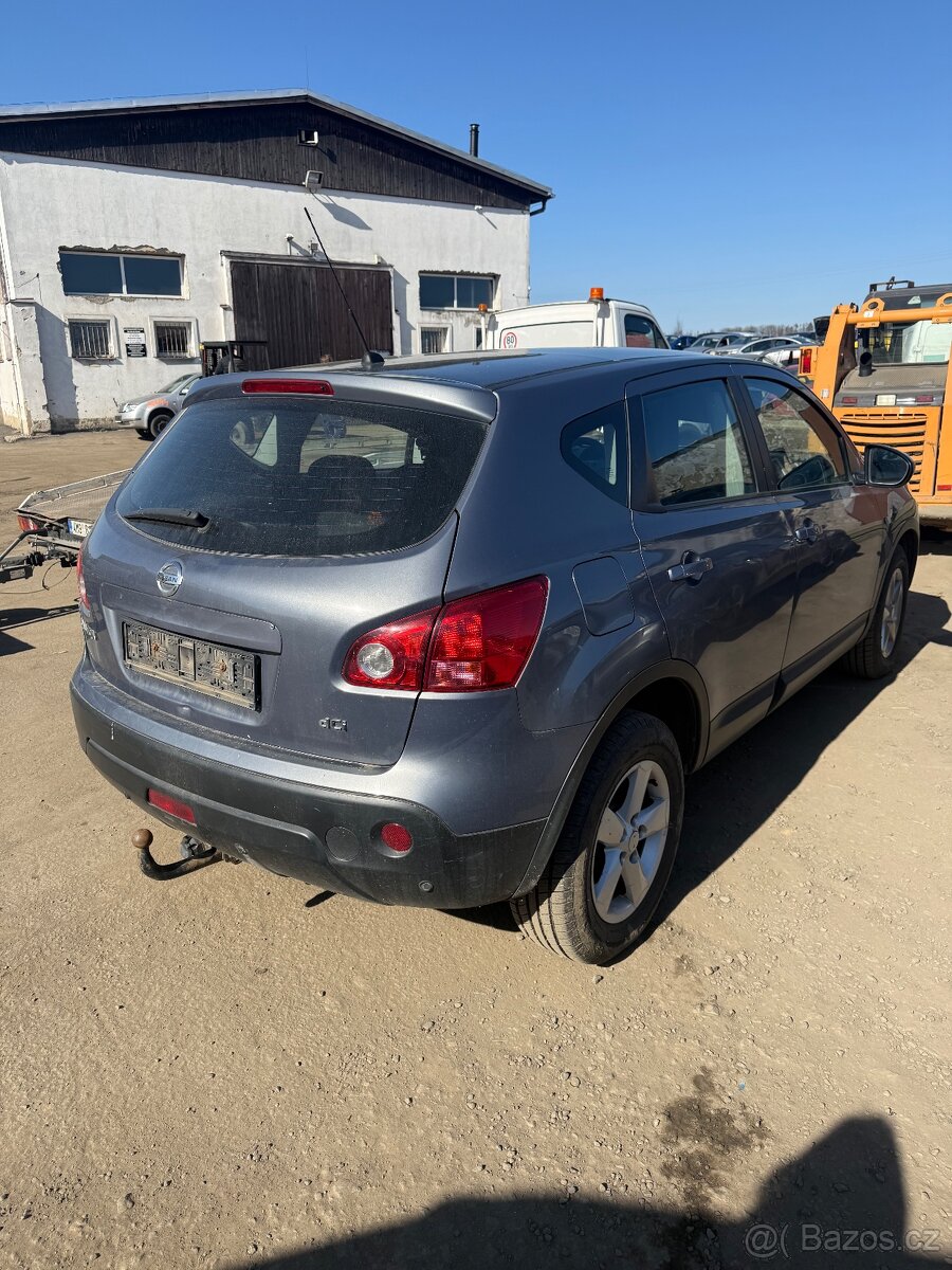 Nissan Qashqai 2.0D 4x4 - 2