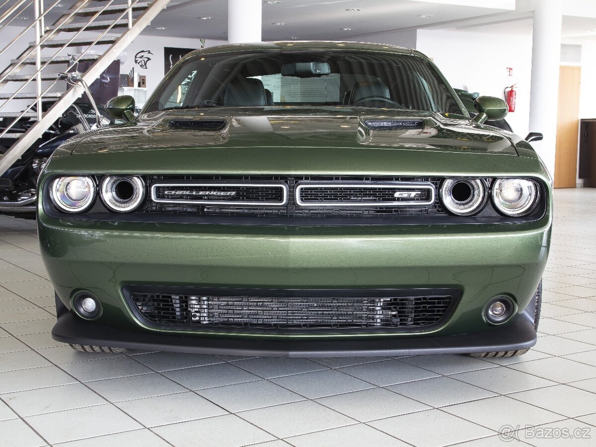 Dodge Challenger GT - 2