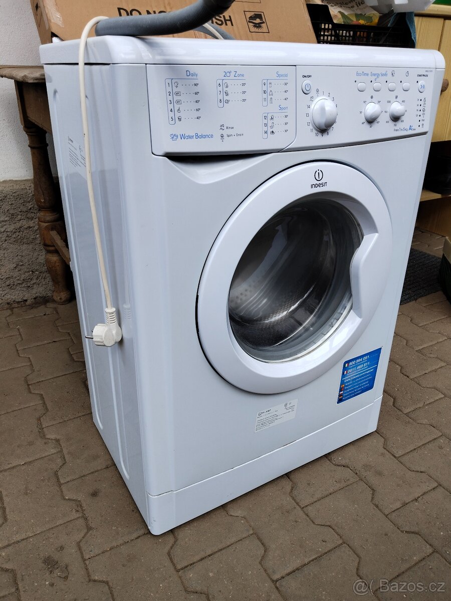 Pračka Indesit - slim - 2