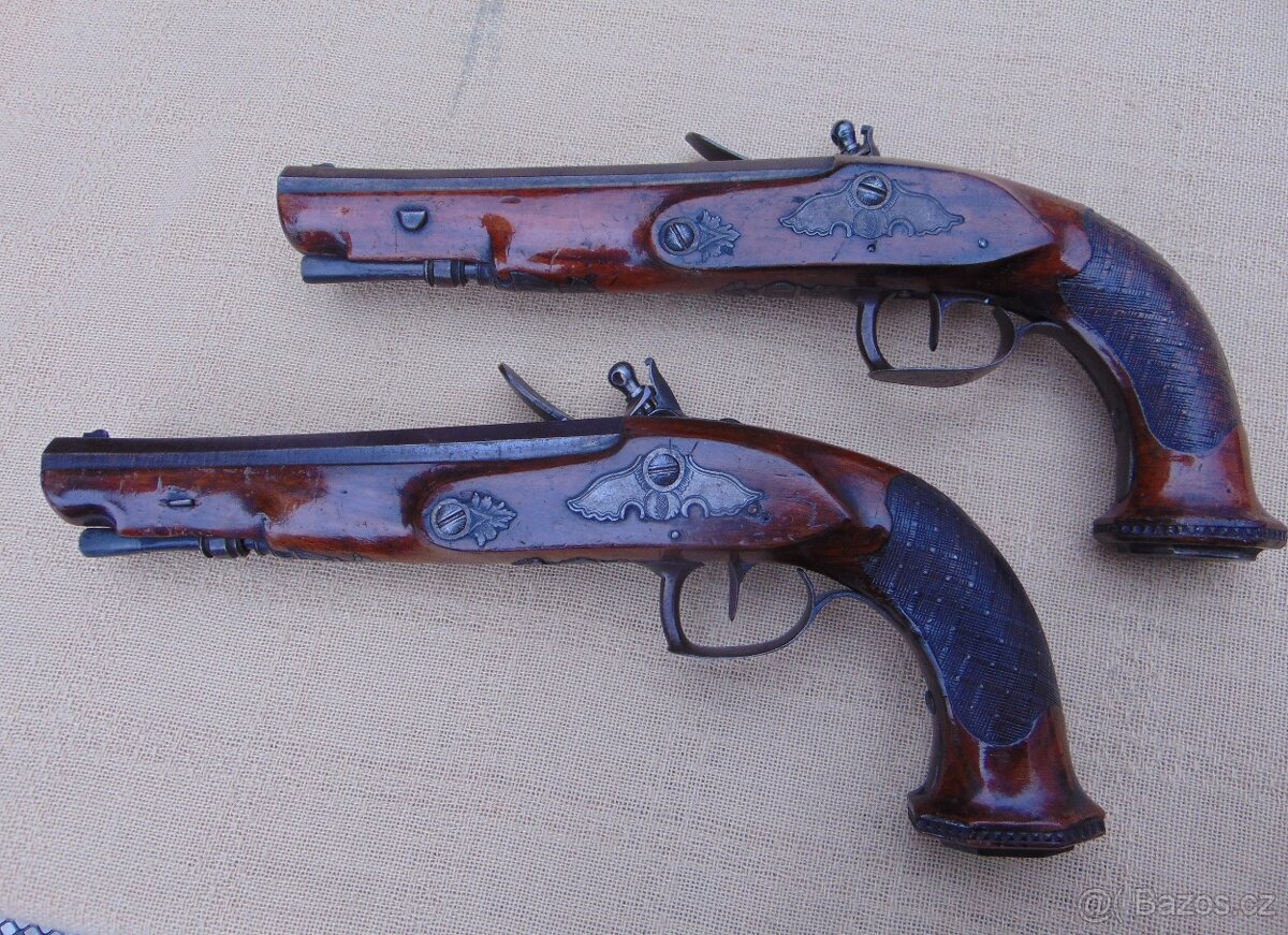 Párové křesadlové pistole - 2