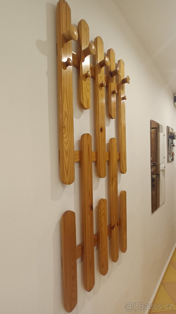 Nástěnný věšák - dřevo, 128 x 55 x 8 cm - 2
