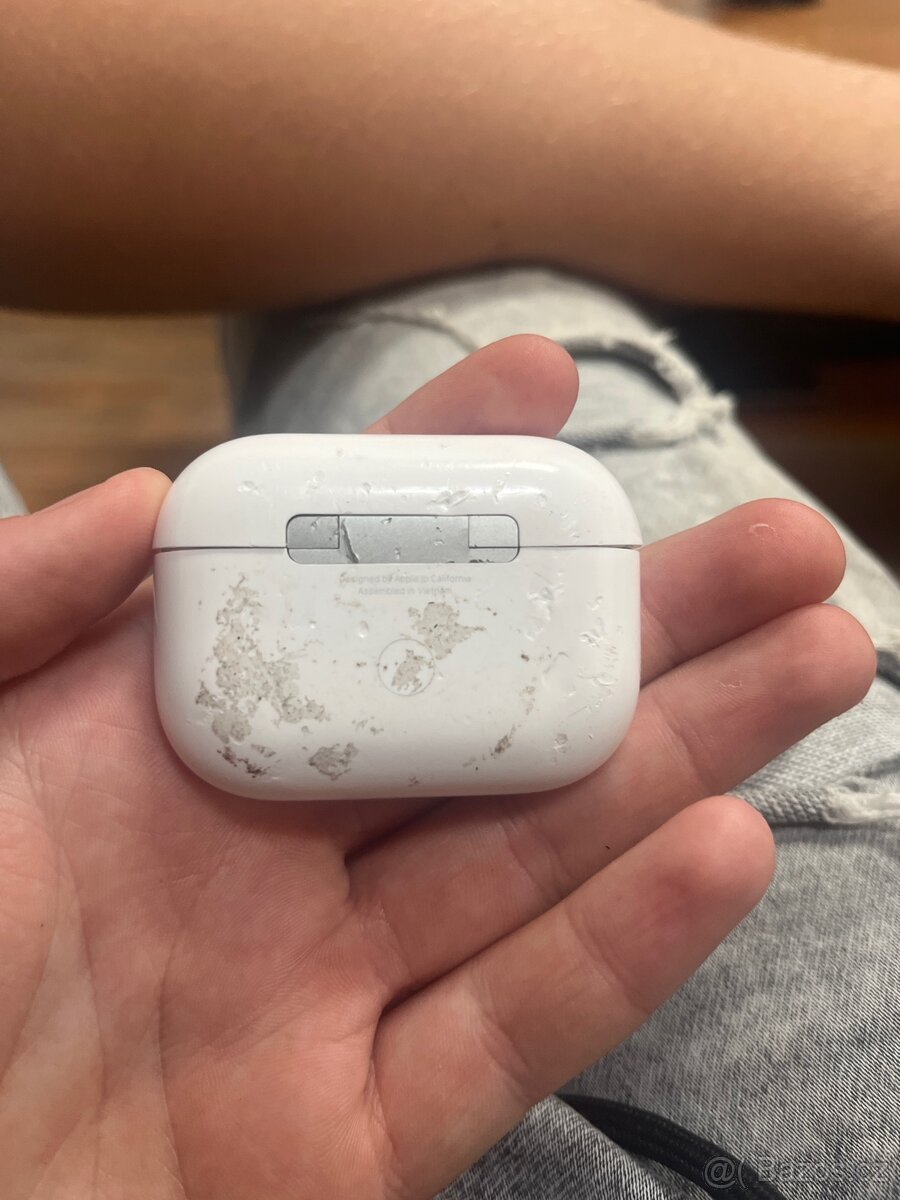 Obal bez sluchátek airpods pro 1 - 2