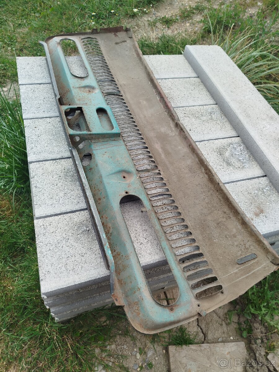 Zadní čelo na Škoda 100/110 - 2