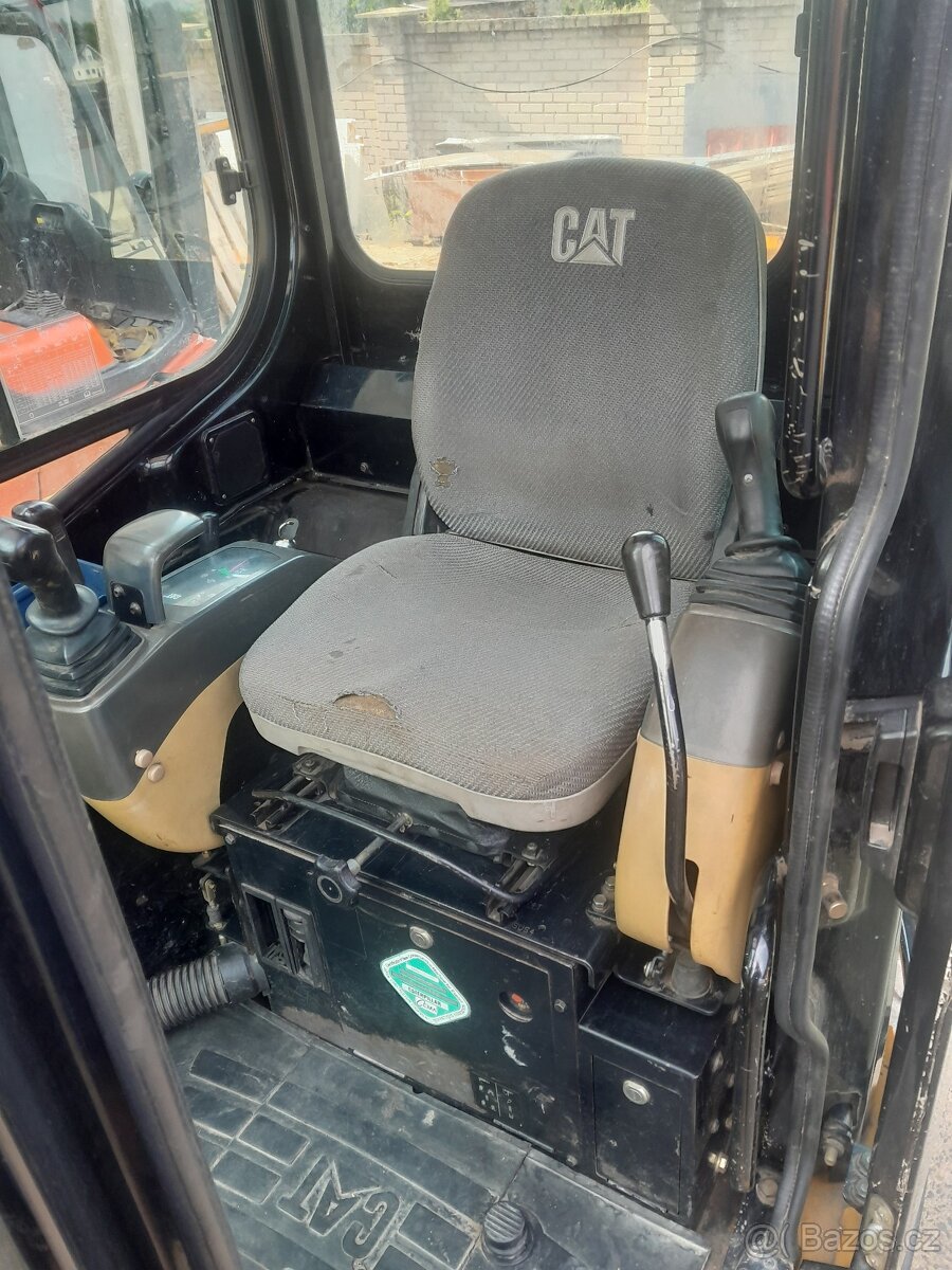 CAT 303 - 2
