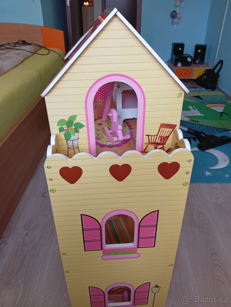 Dřevěny domeček pro panenky - 2