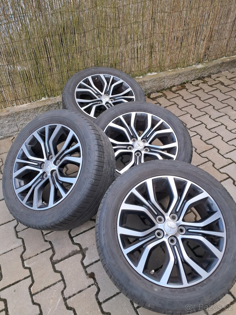 Alu kola Mitsubishi - 2