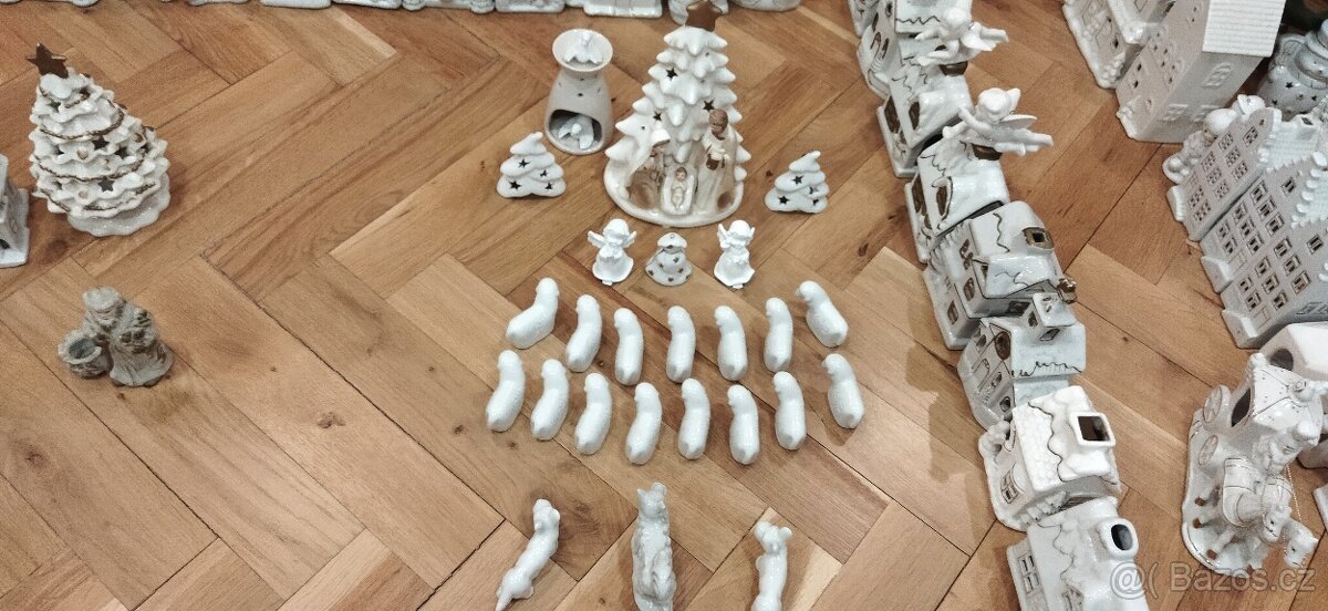 Prodám jako celek,nerozprodávám po kusech.Bílý retro porcelá - 2