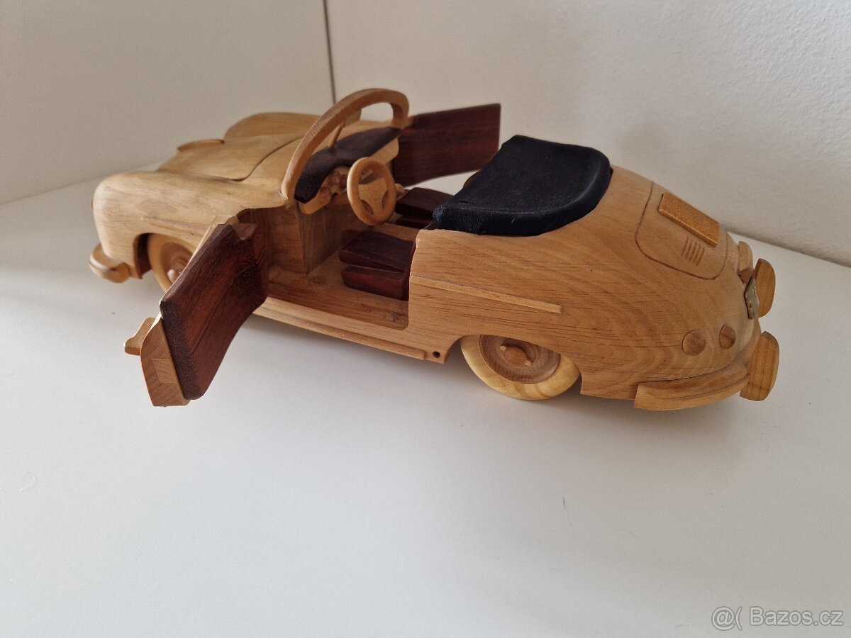 Dřevěný model auta - 2