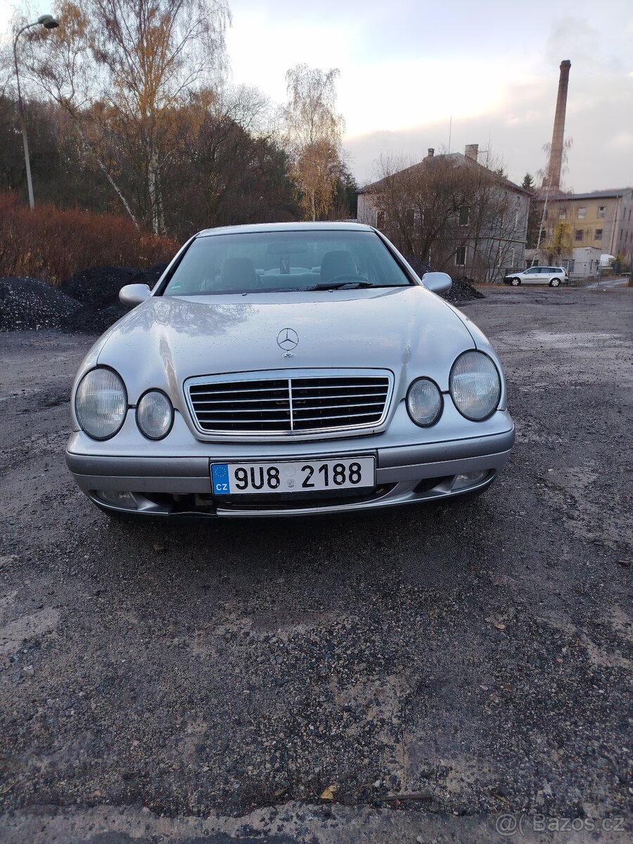Mercedes-Benz CLK W208 - 2