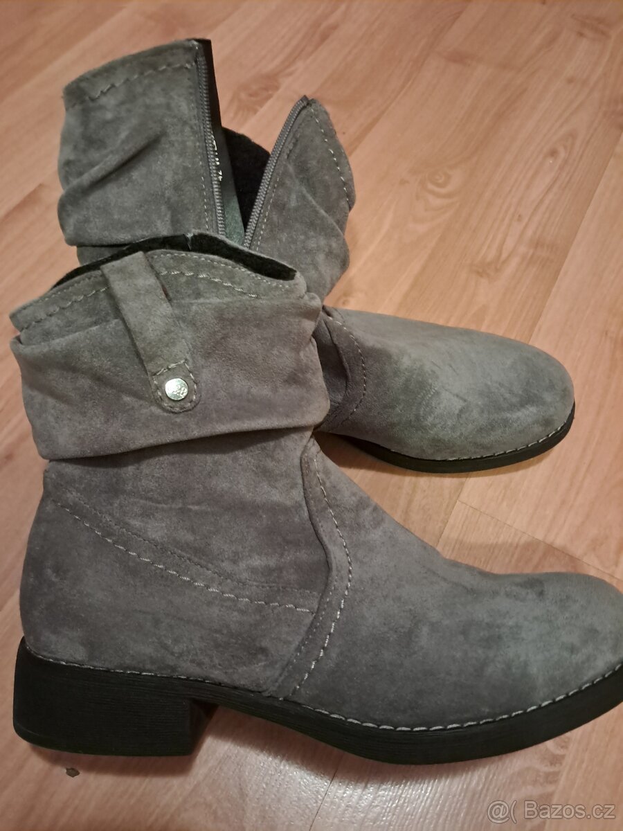 Prodám nové dámské kozačky vel. 41-42 - 2