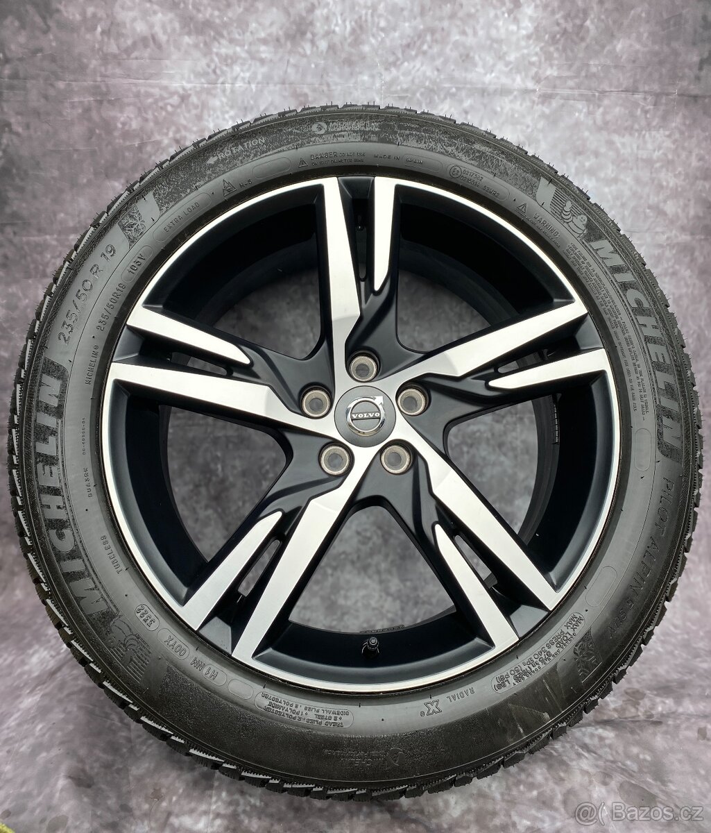 Zimní sada Volvo V90 CC/ XC40 235/50R19 103V - 2