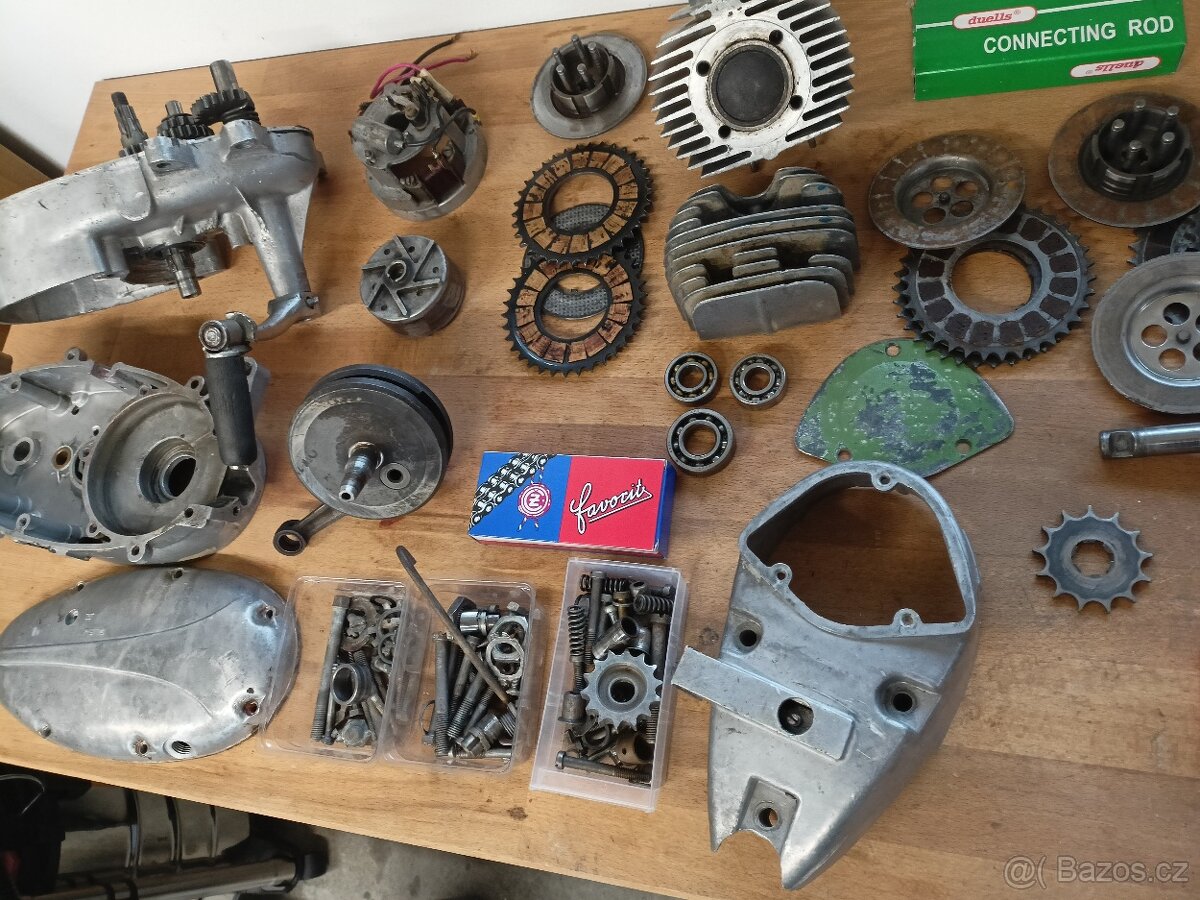 Jawa 50 pionýr motor - 2