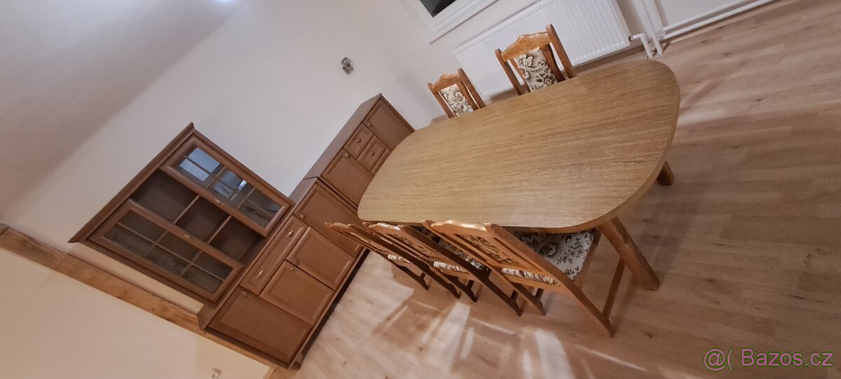 Jidelni stul + zidle - 2