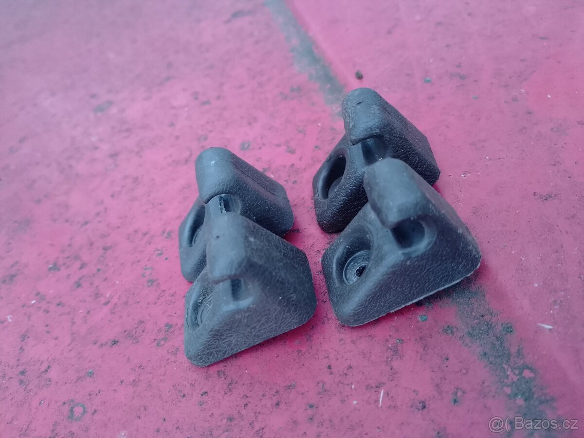 Škoda Favorit držáky clonítek - 2