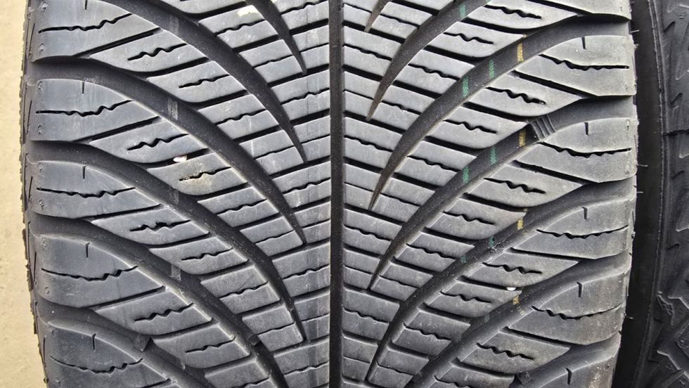 Celoroční pneumatiky 215/55/17 Good Year - 2