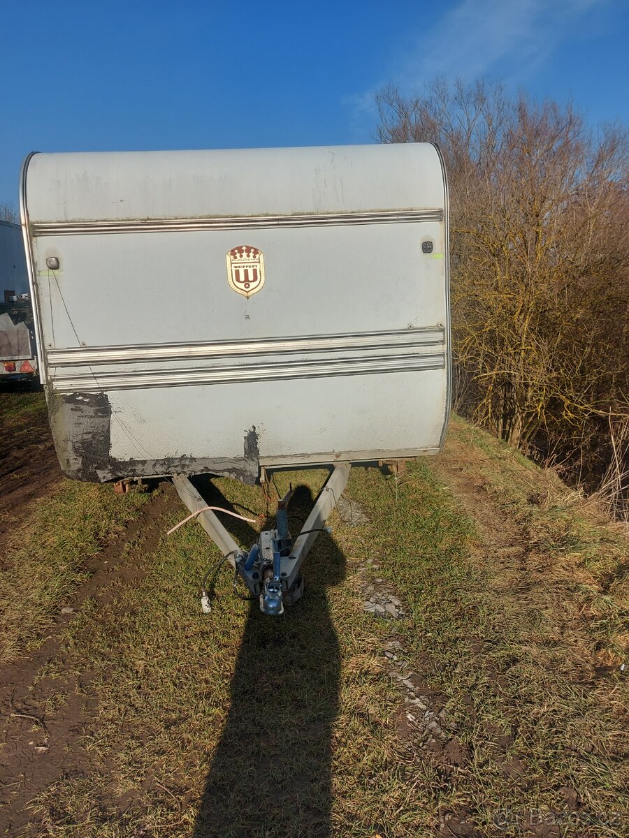 Prodám karavan 8m - 2