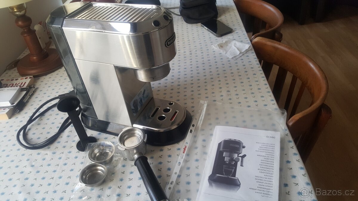 Pákový kávovar DeLonghi. - 2