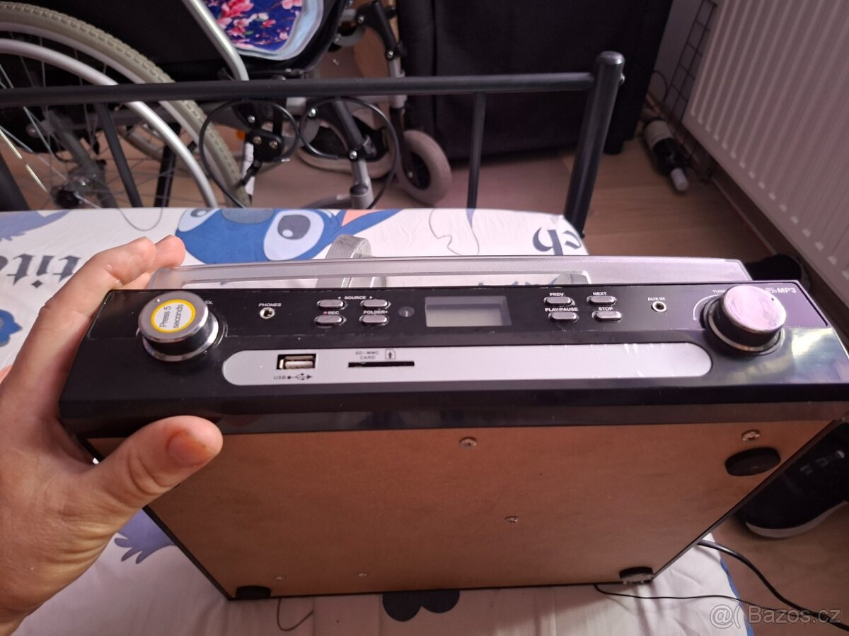 predám gramofon radiomagnetofon prehrava sd a usb kluče - 2