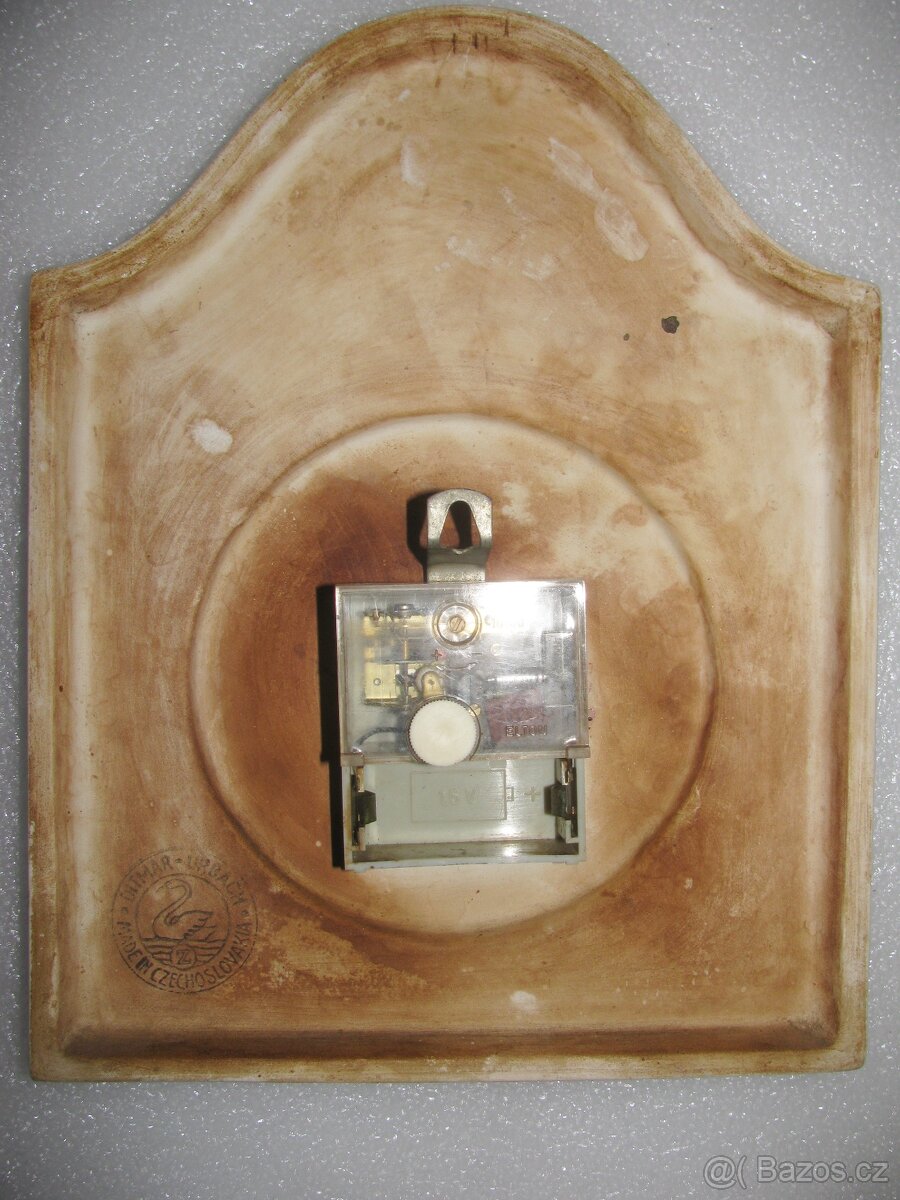 staré hodiny a budíky - 2