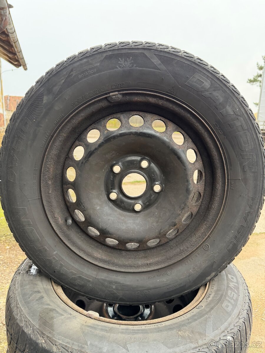 Prodám plechové disky 5x112 se zimní pneu 195 65 r15 - 2