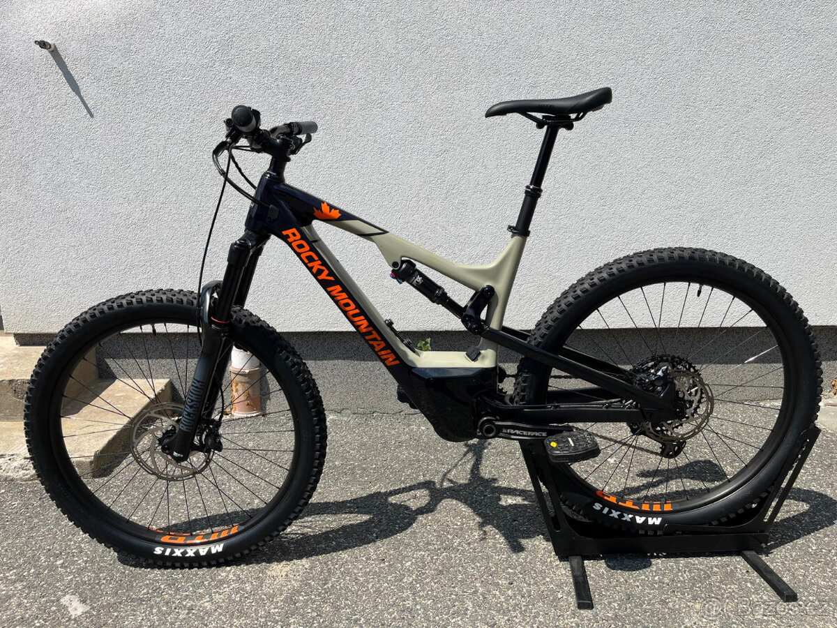 Karbonové elektrokolo velikost M, jako nové - 2