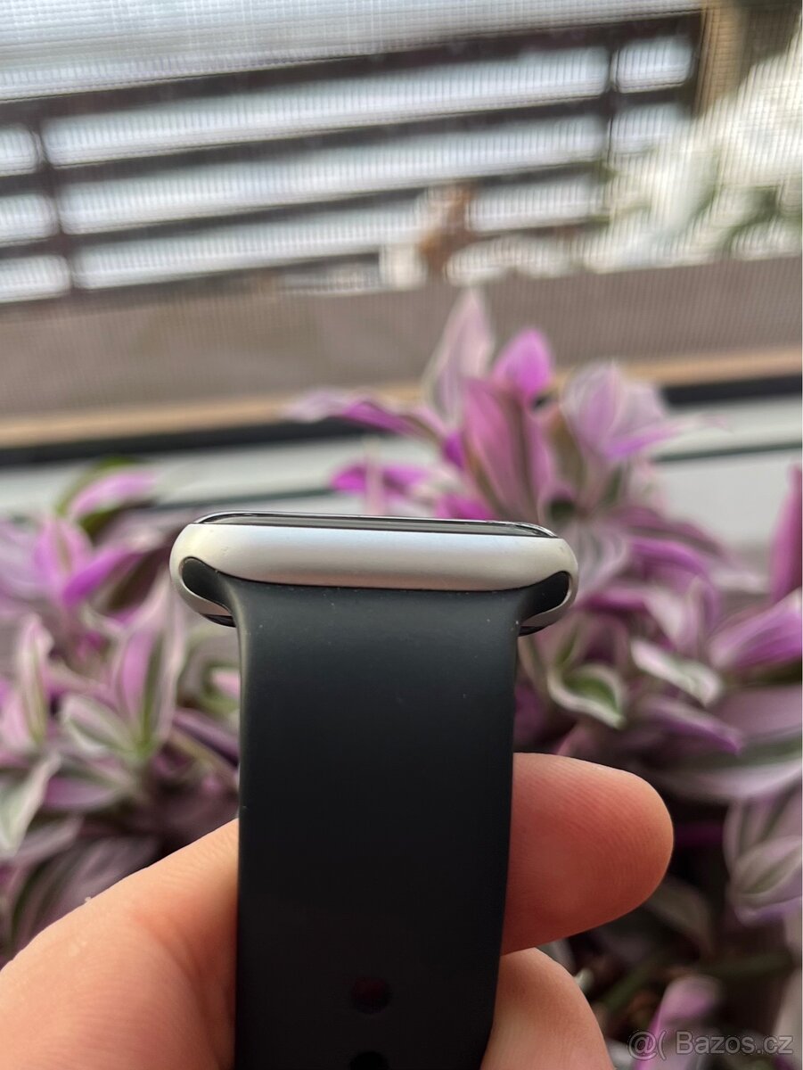 Apple Watch 8 45mm - 2