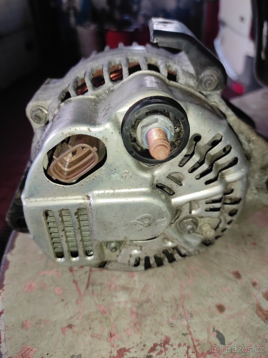 Kia Sorento 2,5 Crdi 125kW alternátor - 2