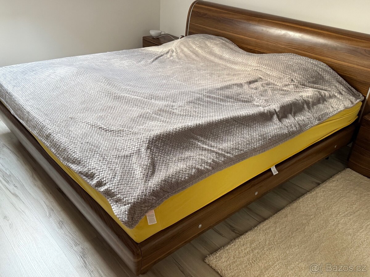 Manźelska postel 200 na 200 - 2