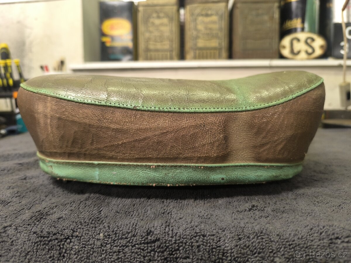 Stadion S22, původní sedlo - 2