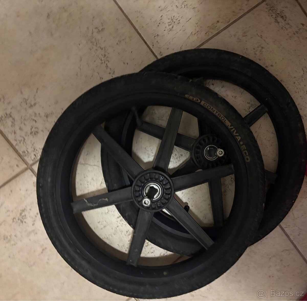 Kola na kočárek Thule - 2