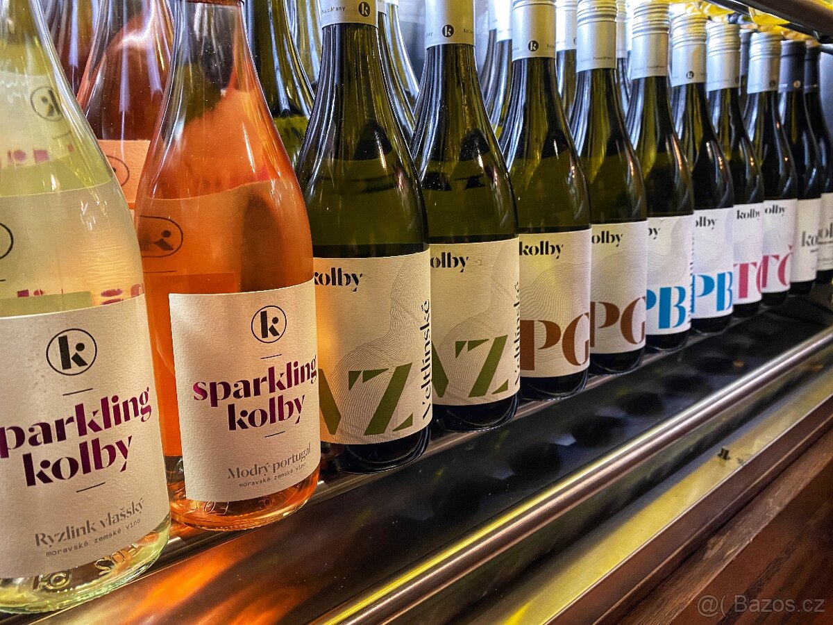 Masivní vinotéka - 2