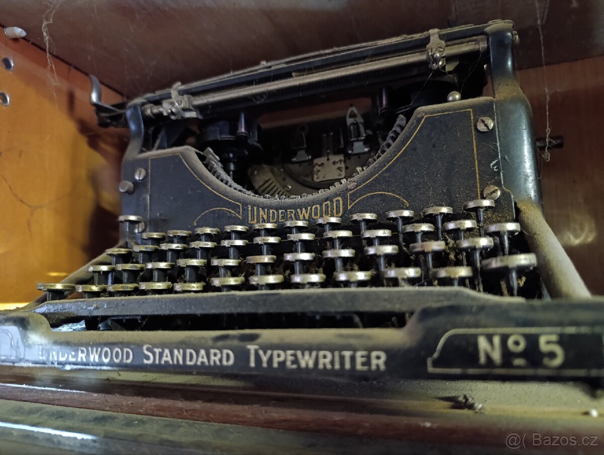 Psací stroj. - 2