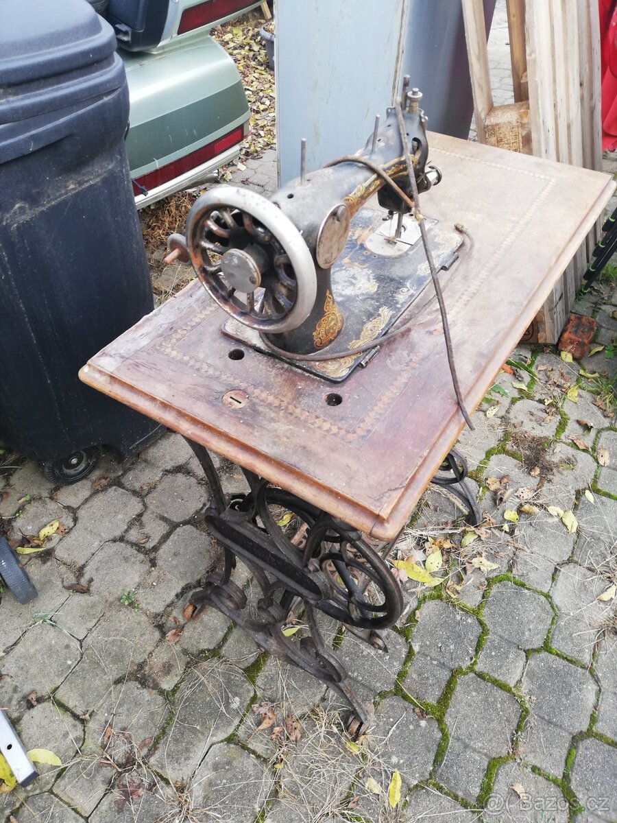 Starý šicí stroj-J.WARCHALOWSKI-Wien - 2